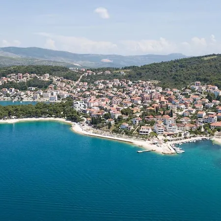 Okrug Gornji 1107c Τρογκίρ